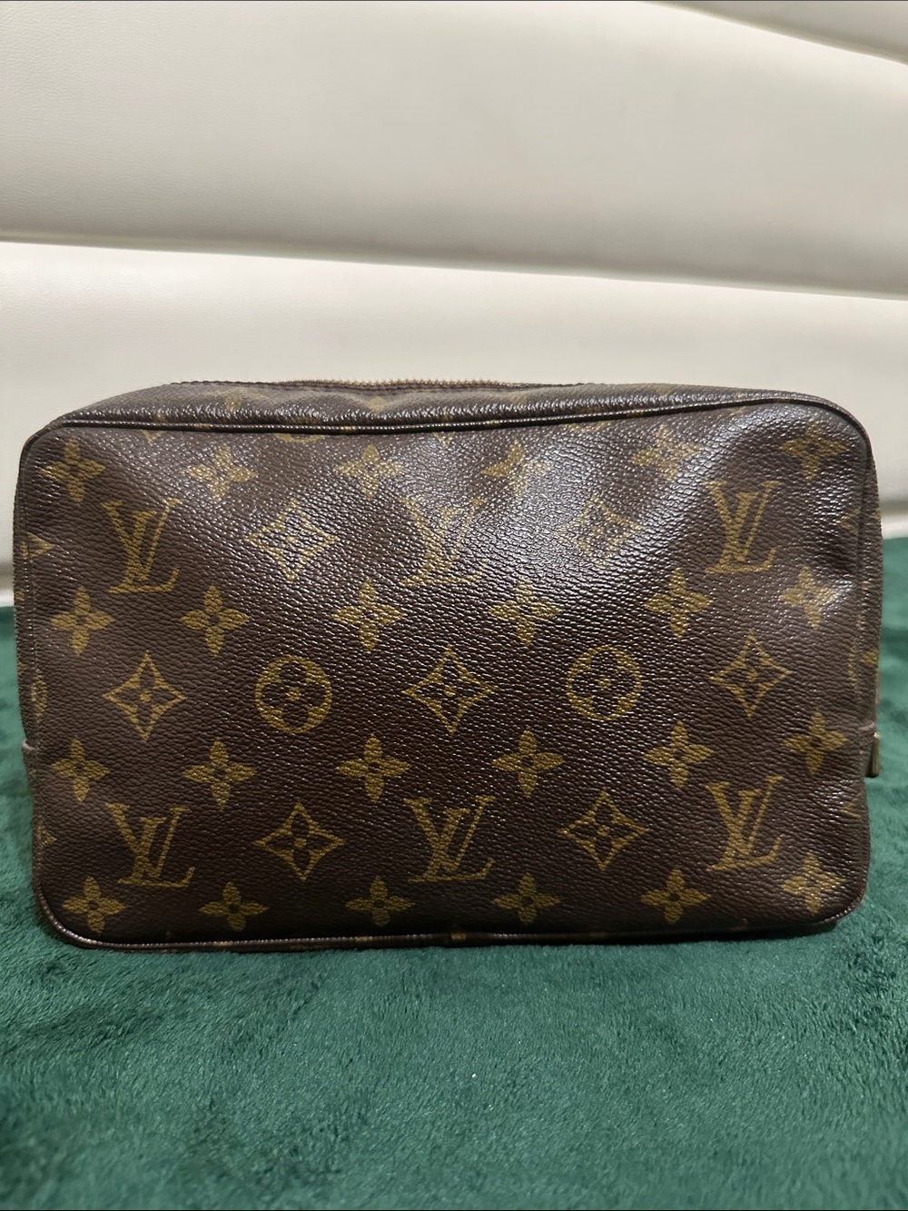 Louis Vuitton Monogram Trousse 23